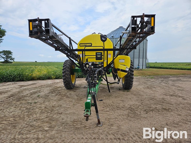 bestway-1,850-gal-100'-boom-pull-type-sprayer-image-2