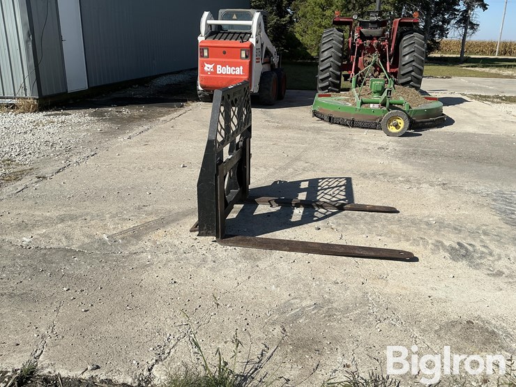 rueters-pallet-forks-image-4