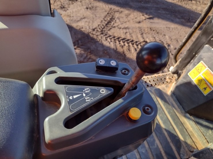 caterpillar-963k-image-12