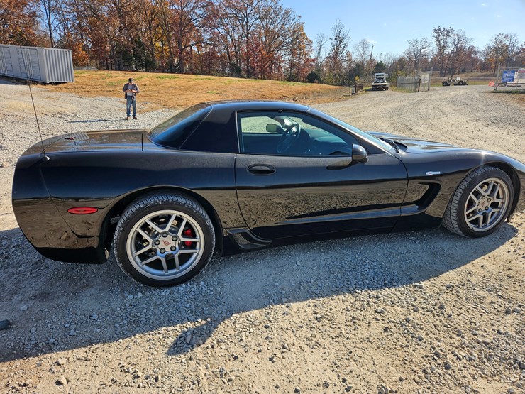 #22774-•-2002-chevrolet-corvette-z06-car-image-15