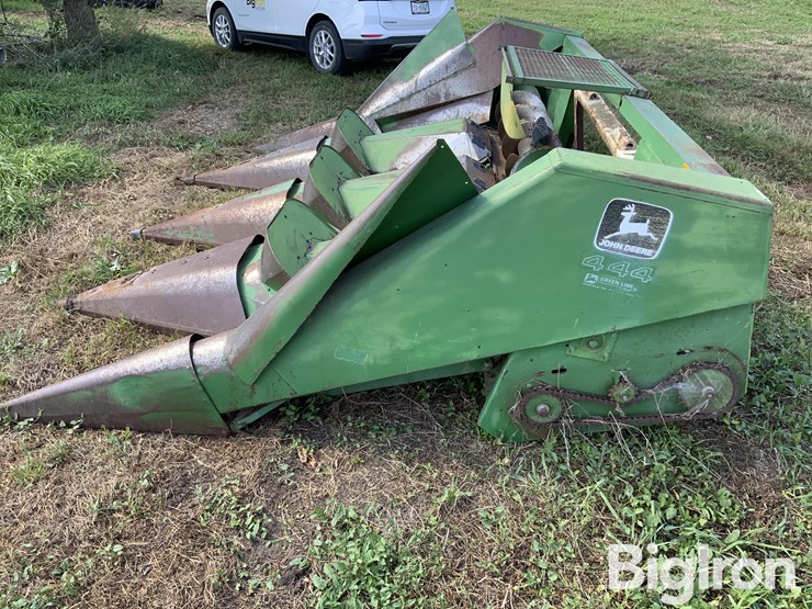 john-deere-444-image-8