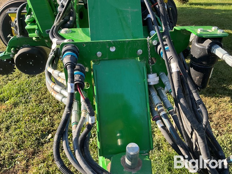 2018-john-deere-1795-image-10