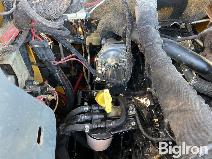 2014-gehl-r220-image-17