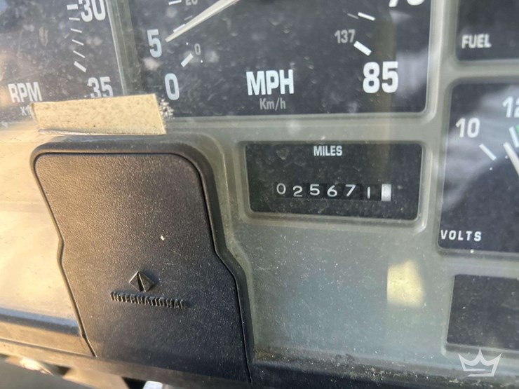 1999-international-f-4900-t/a-cab-and-chassis-truck-image-11