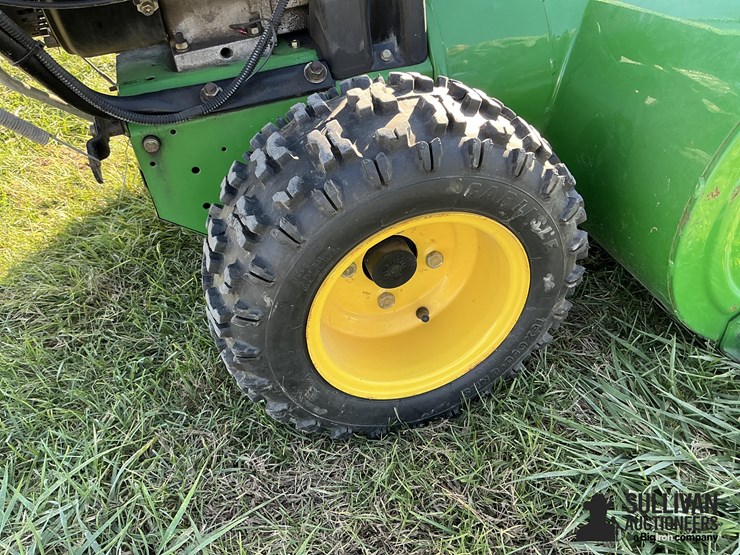 john-deere-1332-dde-snow-blower-image-12