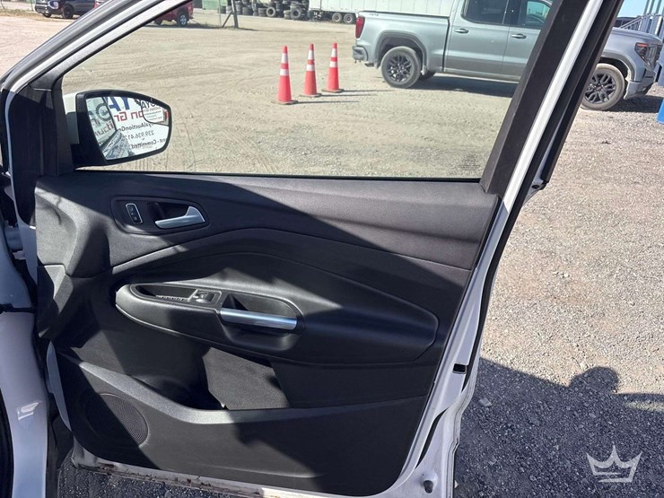 2015-ford-escape-image-19