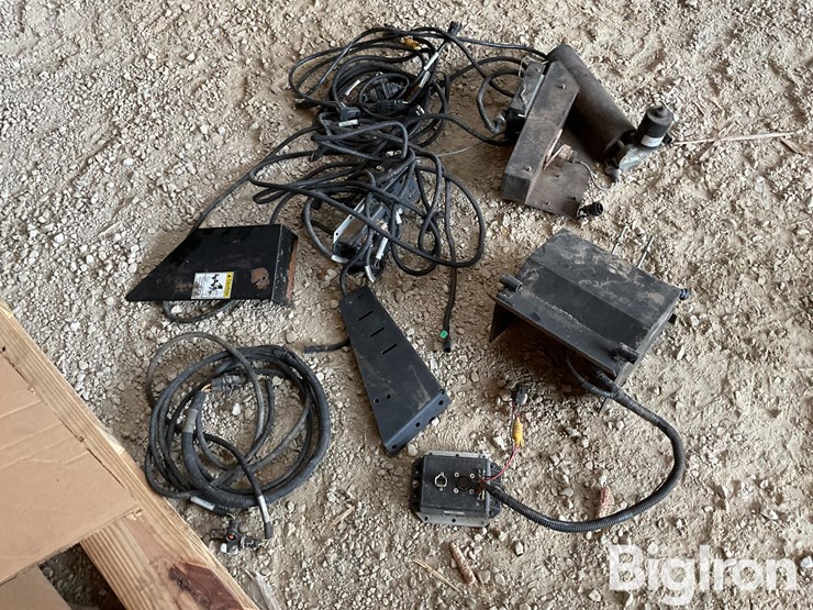 new-holland-cr9060-image-3