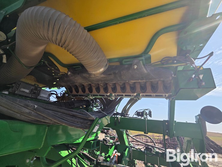 2022-john-deere-1795-image-13