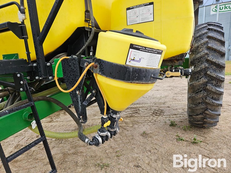 bestway-1,850-gal-100'-boom-pull-type-sprayer-image-17