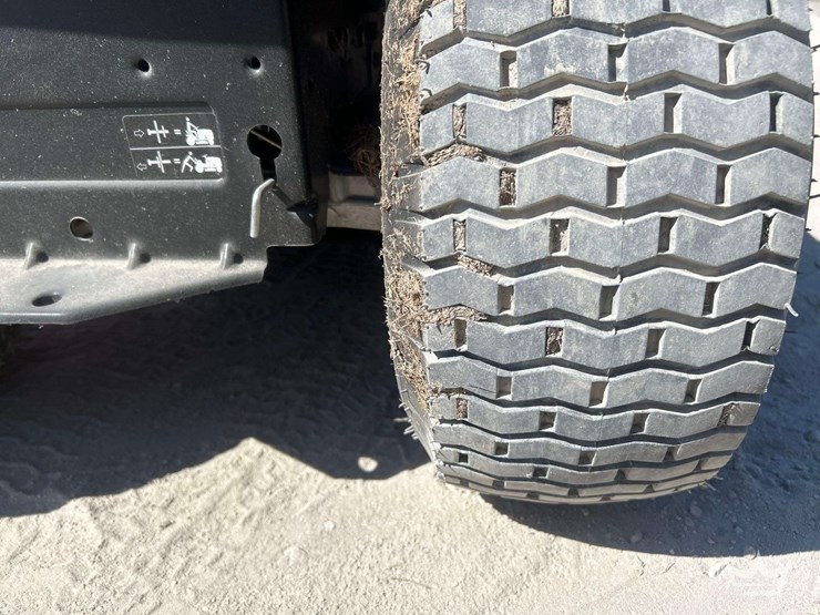 husqvarna-riding-mower-42inch-image-17