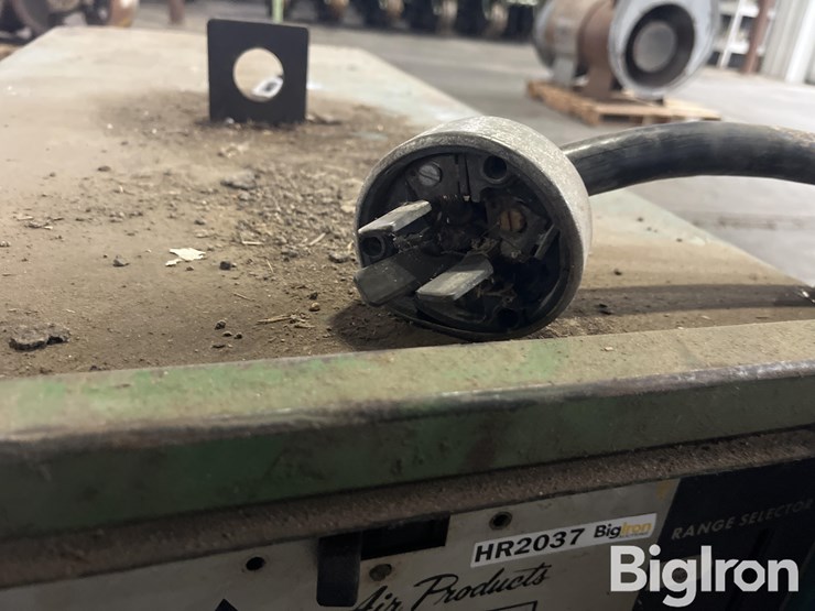 industrial-da250c-welder-image-11