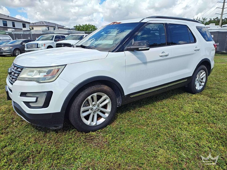 2017-ford-explorer-image-1