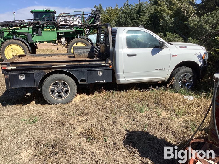 2019-dodge-2500-image-4