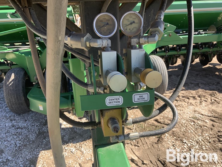 2014-great-plains-2s2600hd-image-12