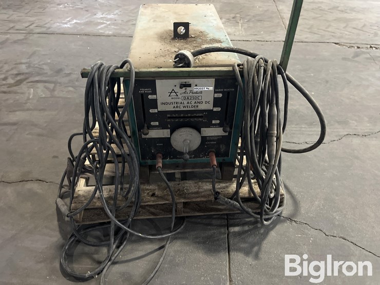industrial-da250c-welder-image-2