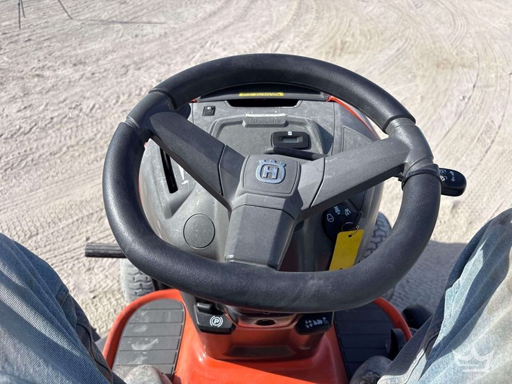 husqvarna-46in-riding-mower-image-15