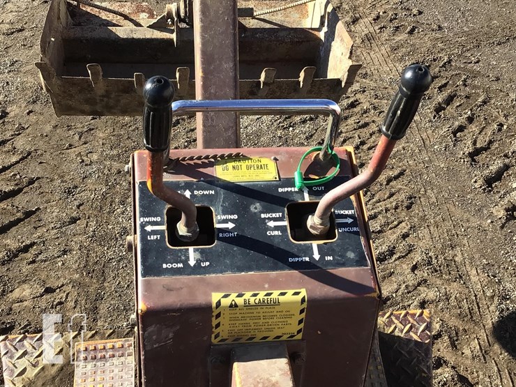 1971-david-brown-990-image-16