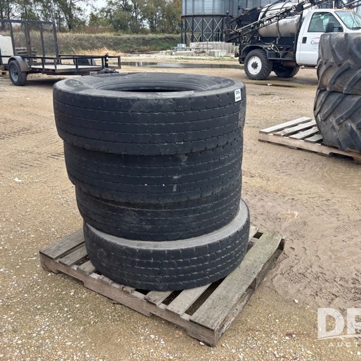 Hankook Truck Tires (DR12560)