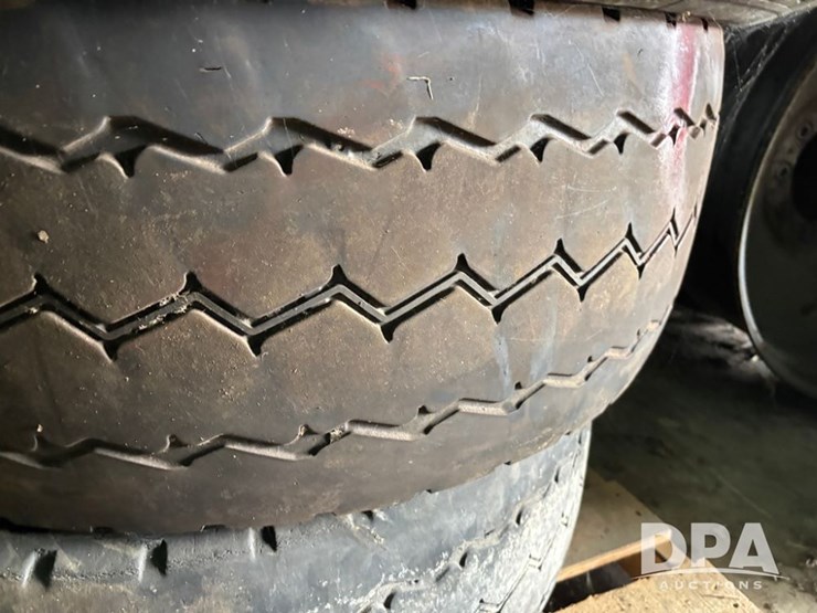 truck-tires-(dr12573)-image-6