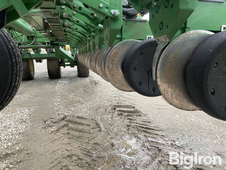 2012-john-deere-db60-image-16