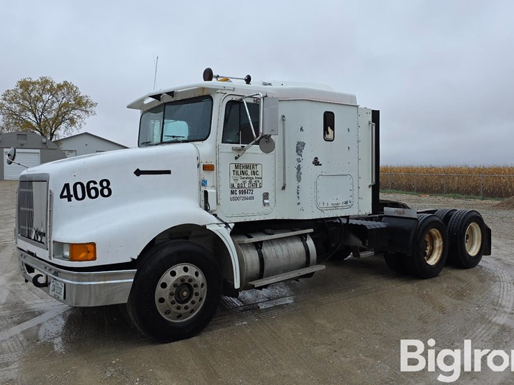 1995-international-9200i-image-1