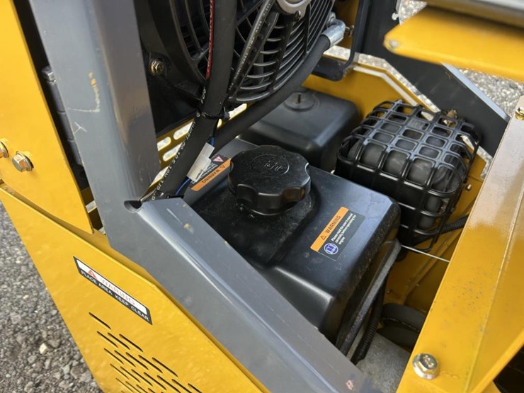 #2713-•-2025-infront-yf400-mini-skid-steer-image-16
