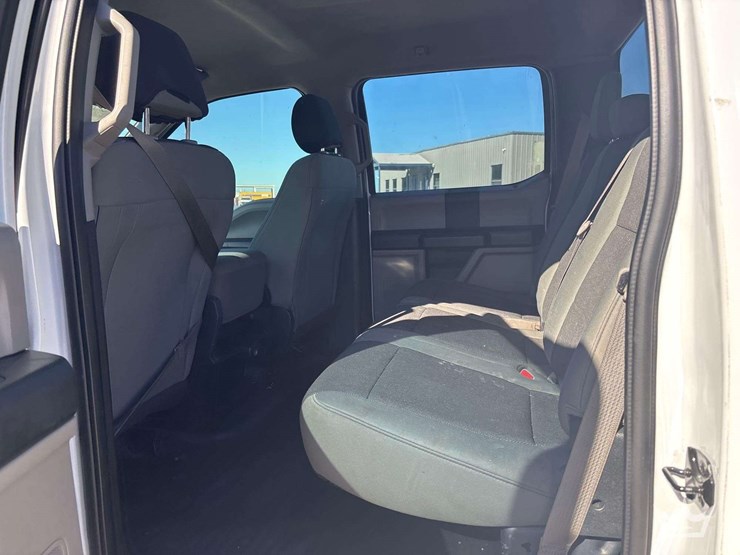 2017-ford-f150-image-16