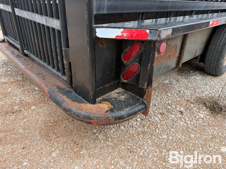 2014-neckover-32'-tri/a-gooseneck-livestock-trailer-image-18