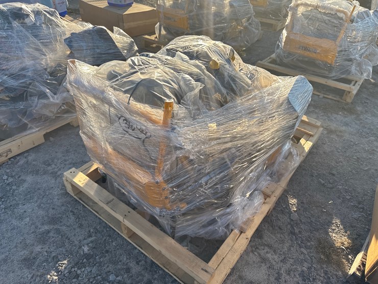 #24-•-unused-dewalt-dw33-walk-behind-zero-turn-mower-inv#32772-image-4