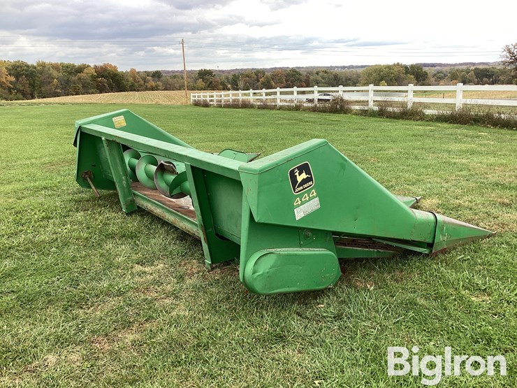 john-deere-444-image-5