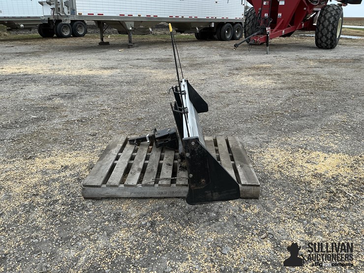 snow-sport-hd-utility-7’-snow-plow-image-4