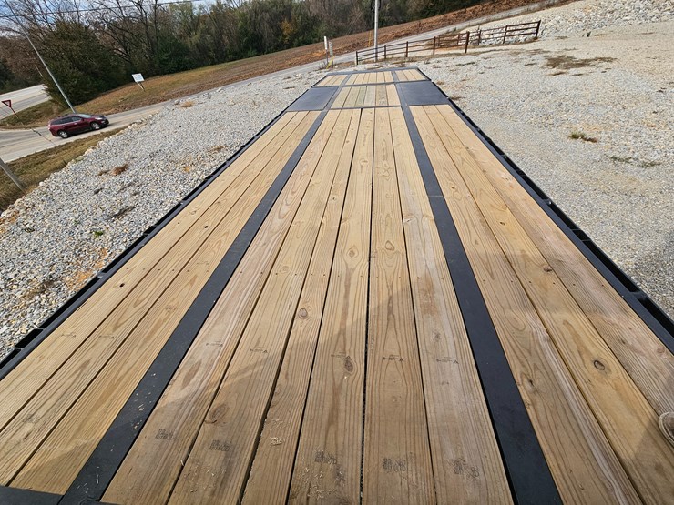 #22762-•-2025-ez-haul-32'-flatbed-trailer-image-57