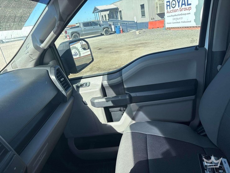 2017-ford-f150-image-15