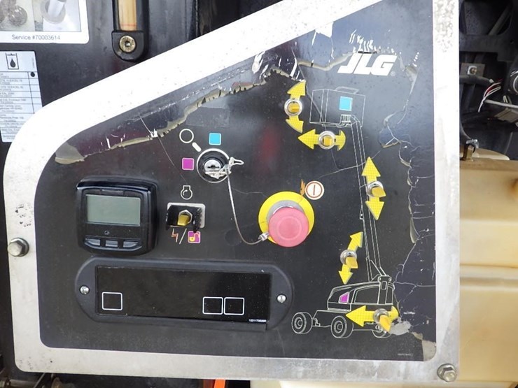 2016-jlg-400s-image-24