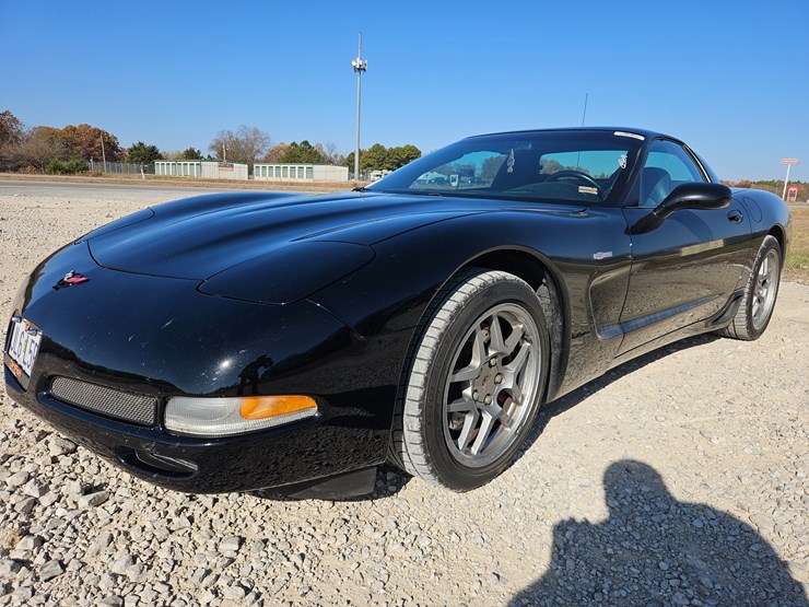 #22774-•-2002-chevrolet-corvette-z06-car-image-1