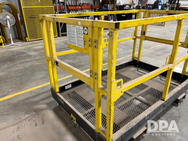 star-man-basket-(dr12633)-image-6