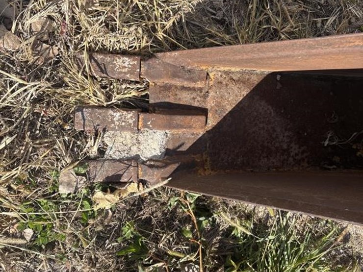 #3813-•-approx.-12"-tooth-bucket-image-6