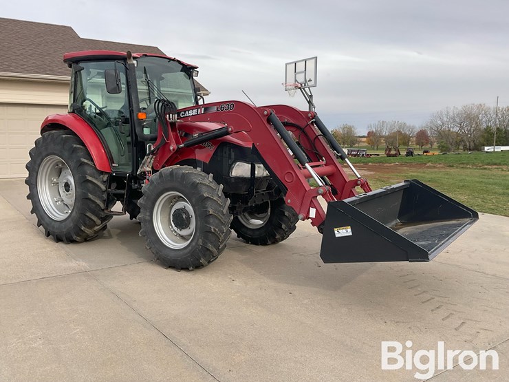 2013-case-ih-farmall-105c-image-3