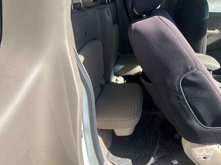 2015-nissan-frontier-image-27