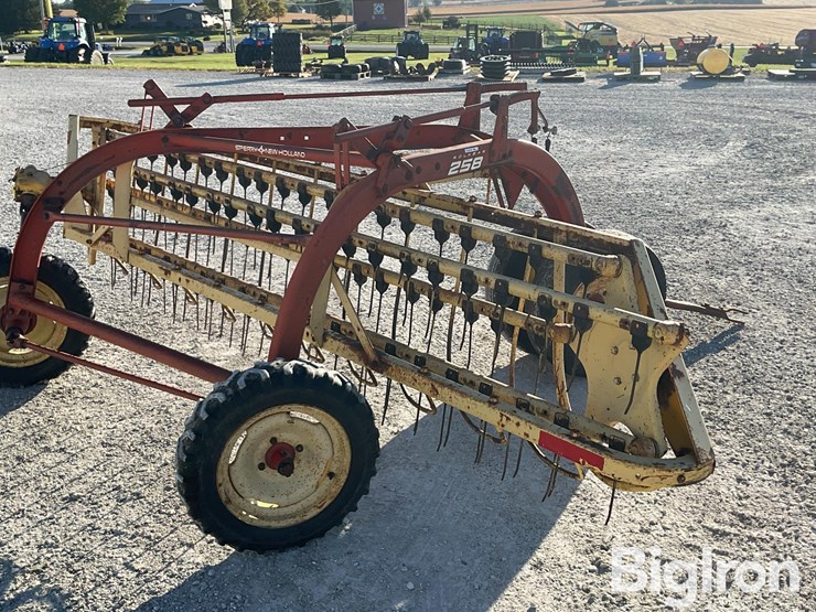 new-holland-258-image-5