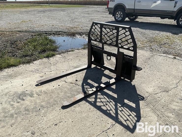 rueters-pallet-forks-image-1