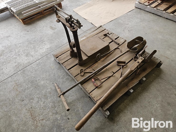 antique-scale,-post-hole-diggers-and-other-misc.-items-image-5