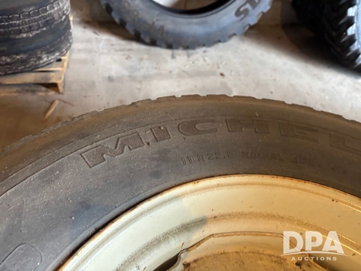 implement-tires-(dr12575)-image-5