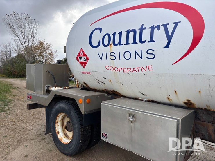 2010-freightliner-business-class-bobtail-truck-(dr12578-unit-221)-image-47