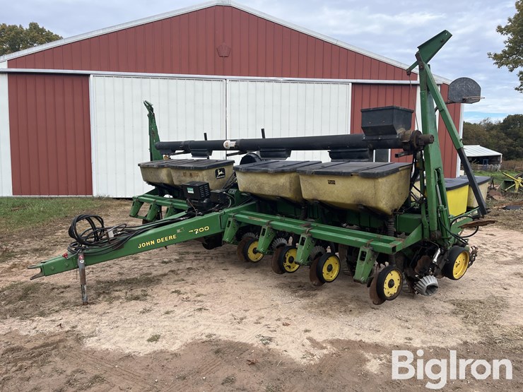 john-deere-7200-image-1