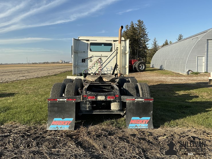 2016-volvo-vn-image-6