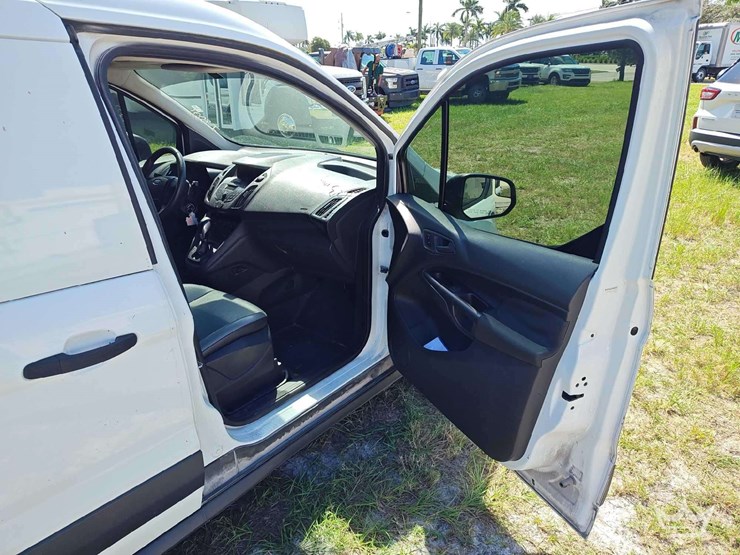 2015-ford-transit-connect-image-35