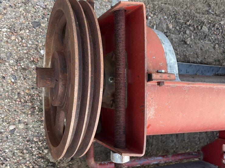 hutchinson-overhead-augers-image-11