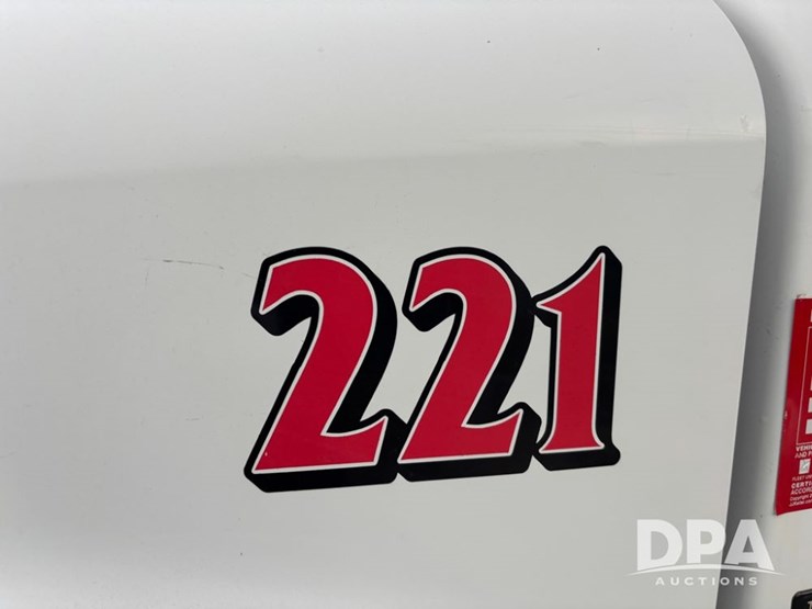 2010-freightliner-business-class-bobtail-truck-(dr12578-unit-221)-image-23