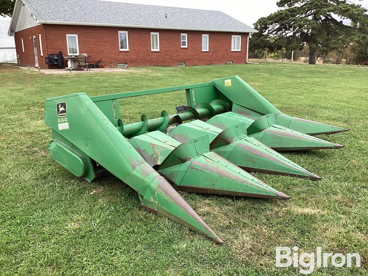 john-deere-444-image-3